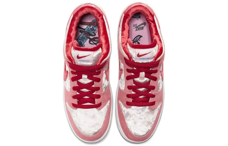 Nike SB Skateboard Dunk Low Pro QS Strangelove - Valentines Day CT2552-800 sneakmarks