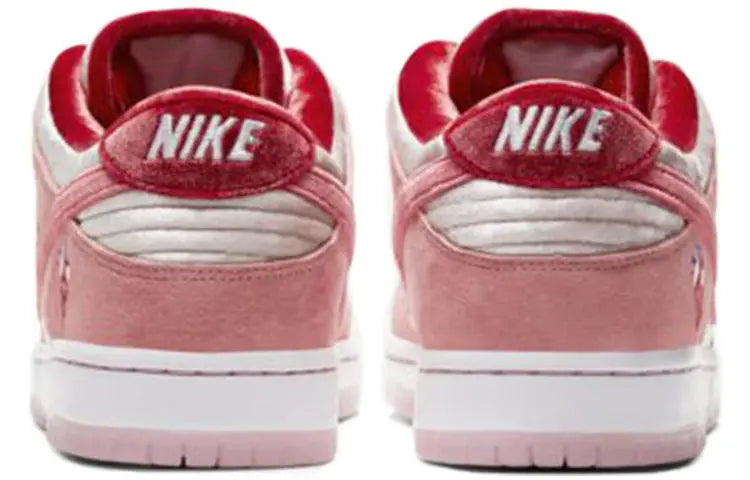 Nike SB Skateboard Dunk Low Pro QS Strangelove - Valentines Day CT2552-800 sneakmarks