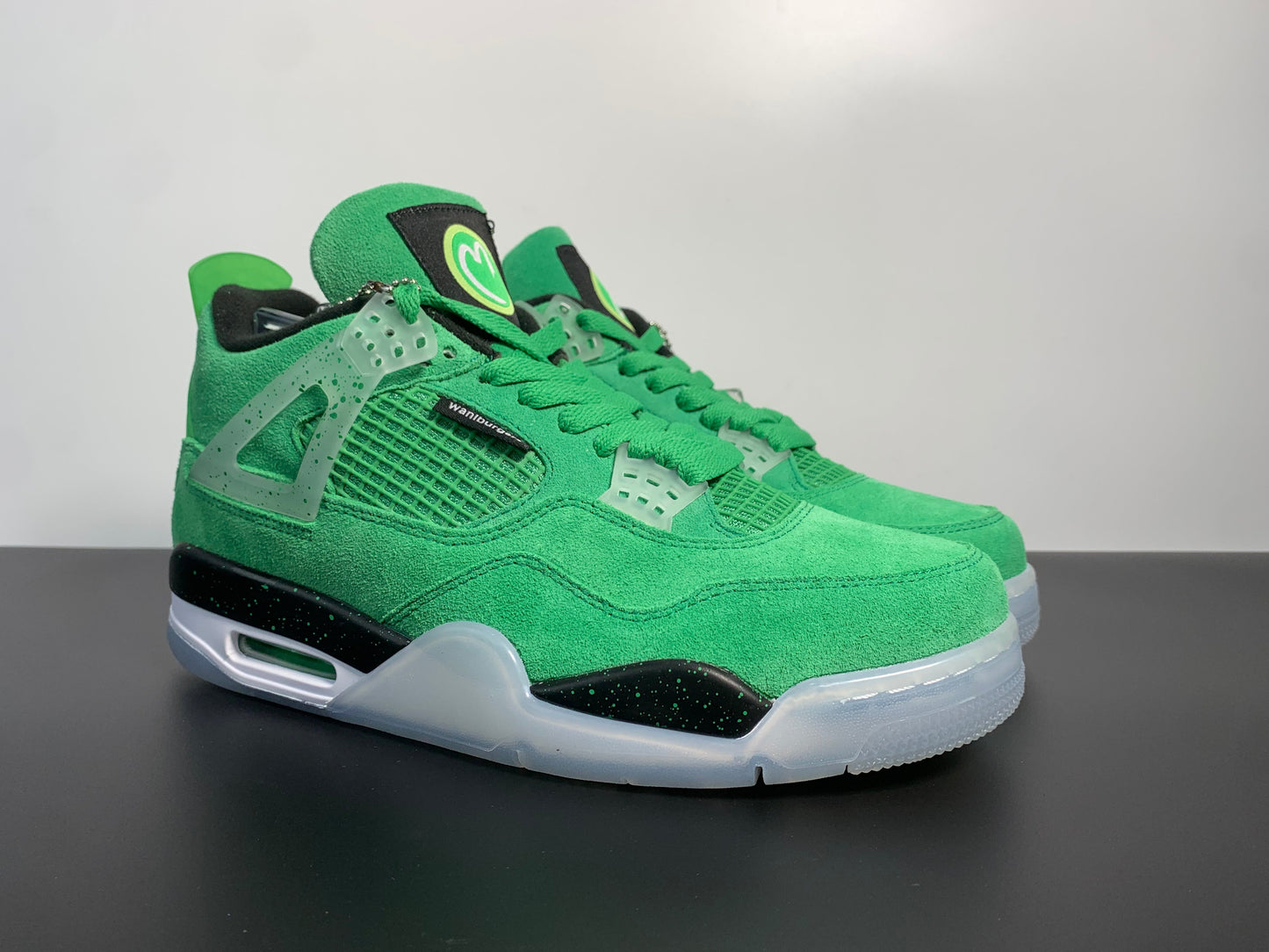 Air Jordan 4  Wahlburger