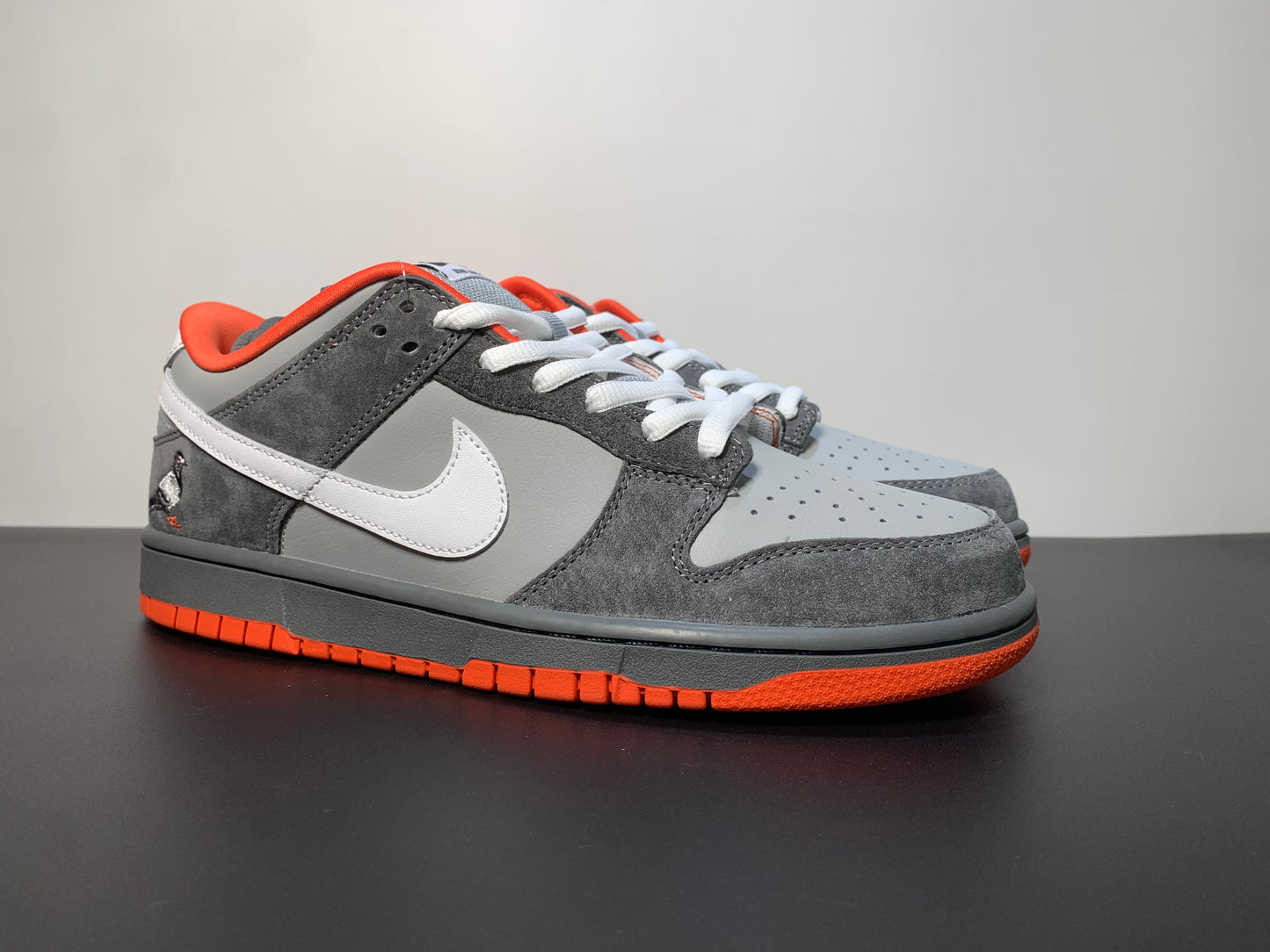 NK Dunk SB Low Staple NYC Pigeon 304292-011