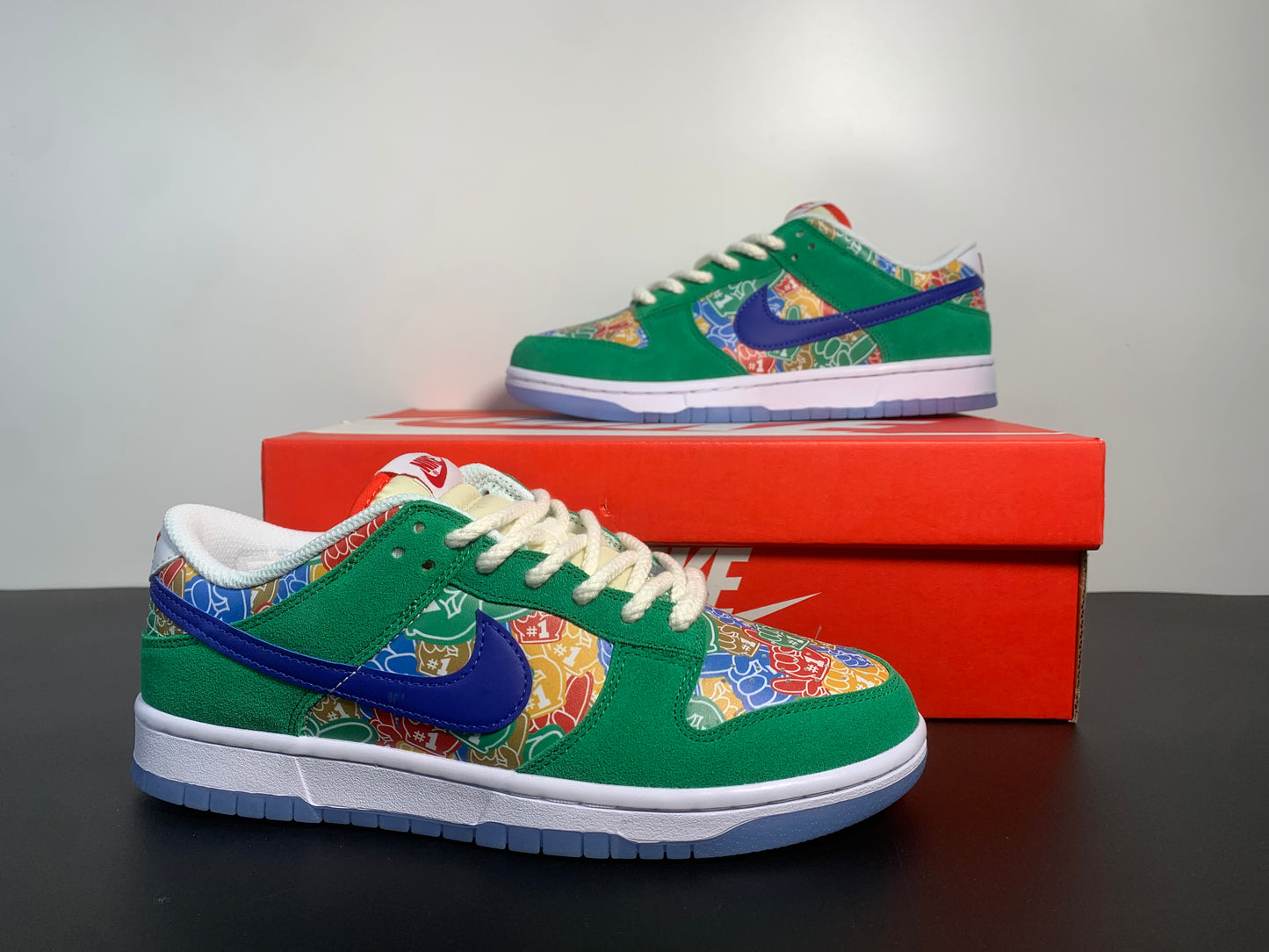 Nike Dunk Low “Foam Finger”DZ5184-300