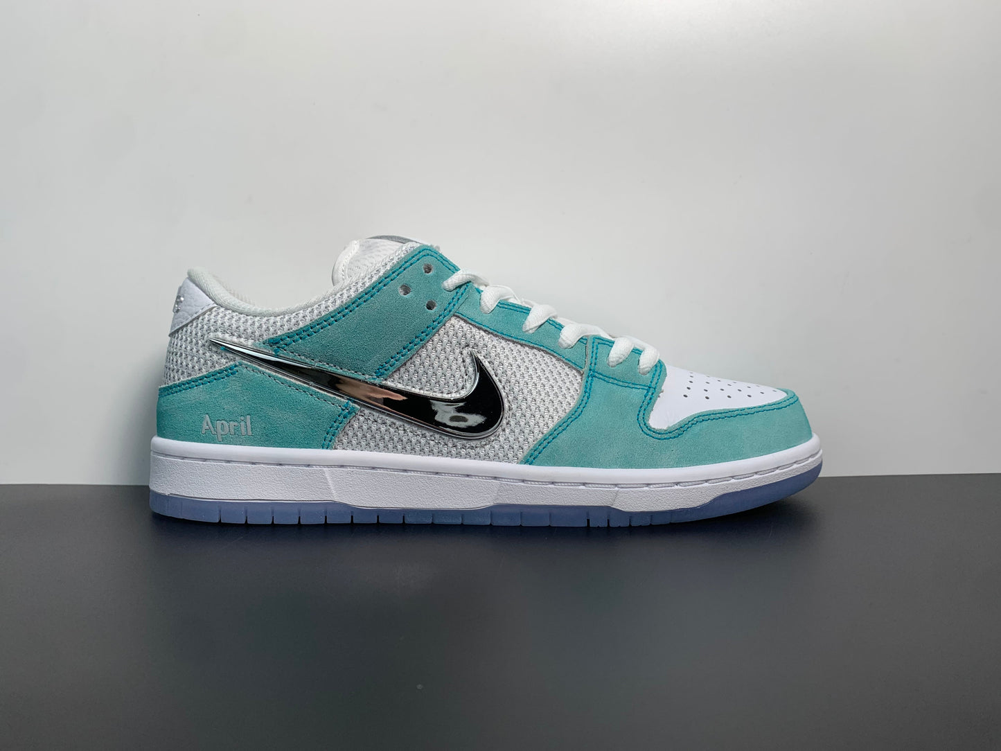 Nike Dunk SB Low x April Skateboards 'Turbo Green' FD2562-400