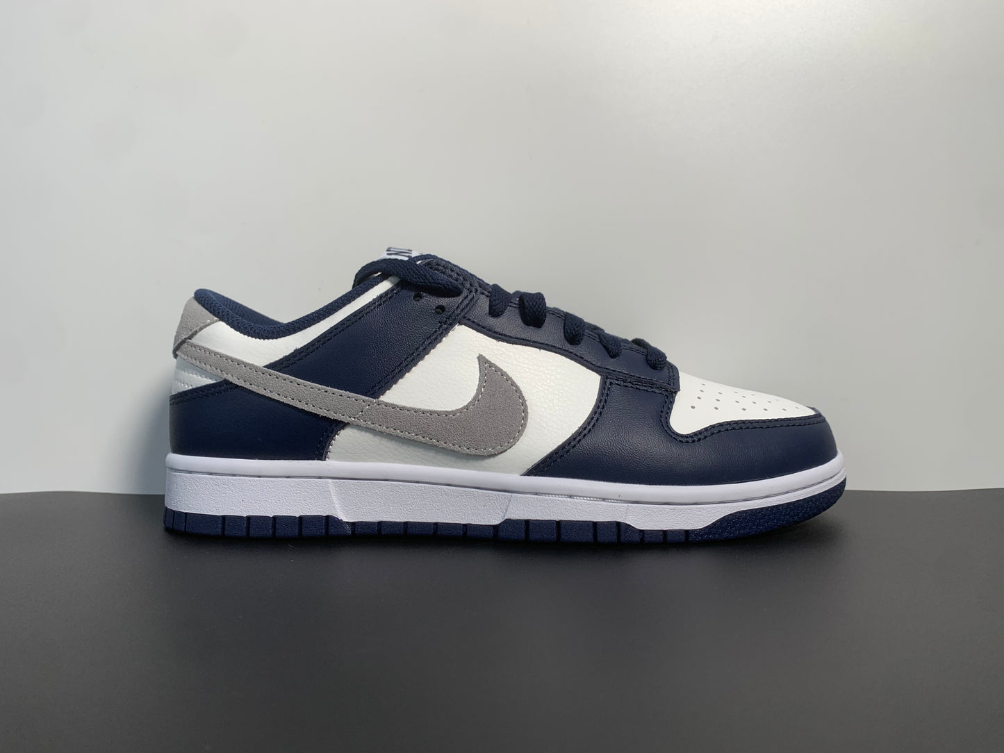 Nike Dunk Low Midnight Navy Smoke Grey FD9749-400