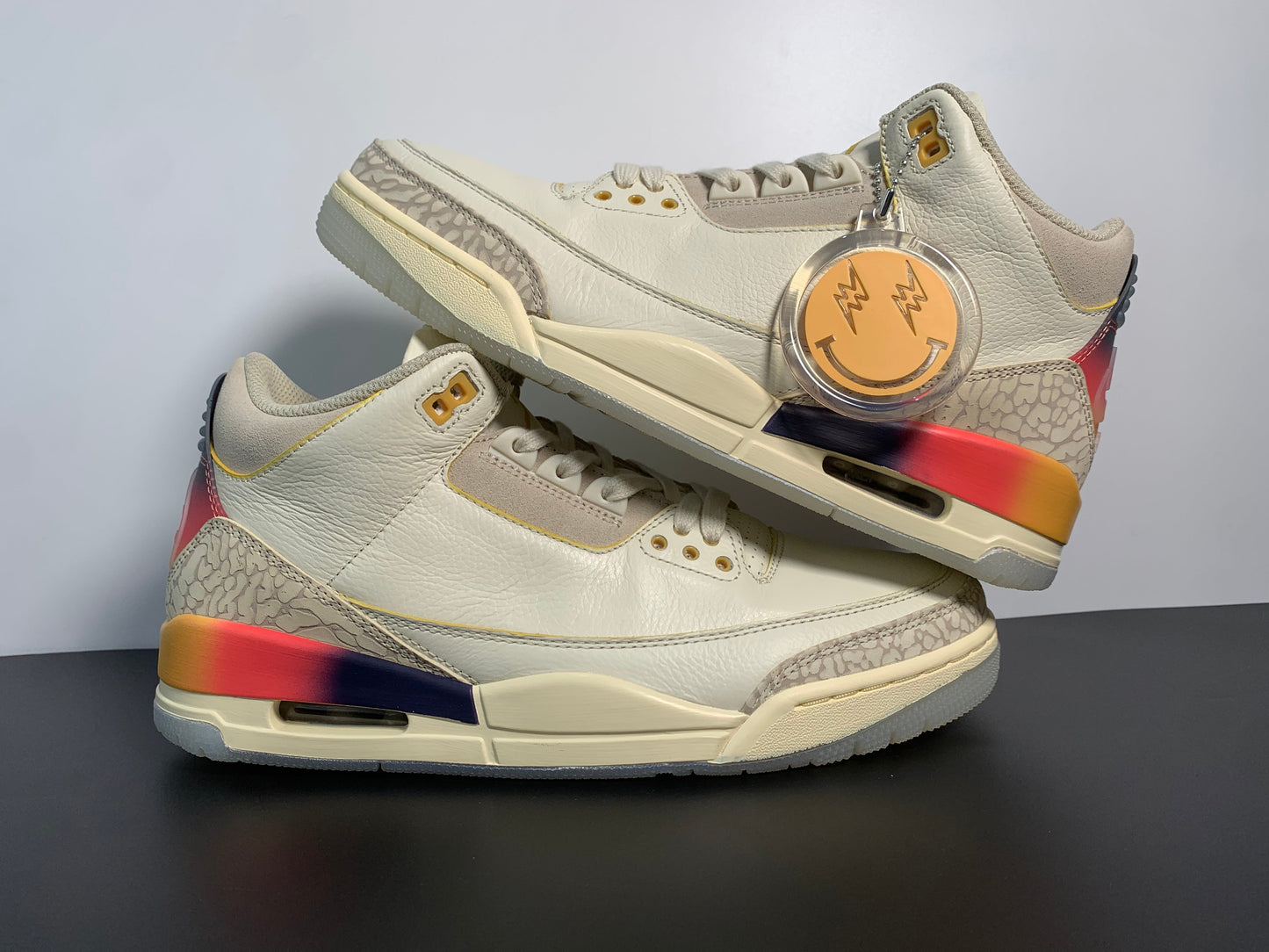 J Balvin x Air Jordan 3 Mid Medellin Sunset  FN0344-901