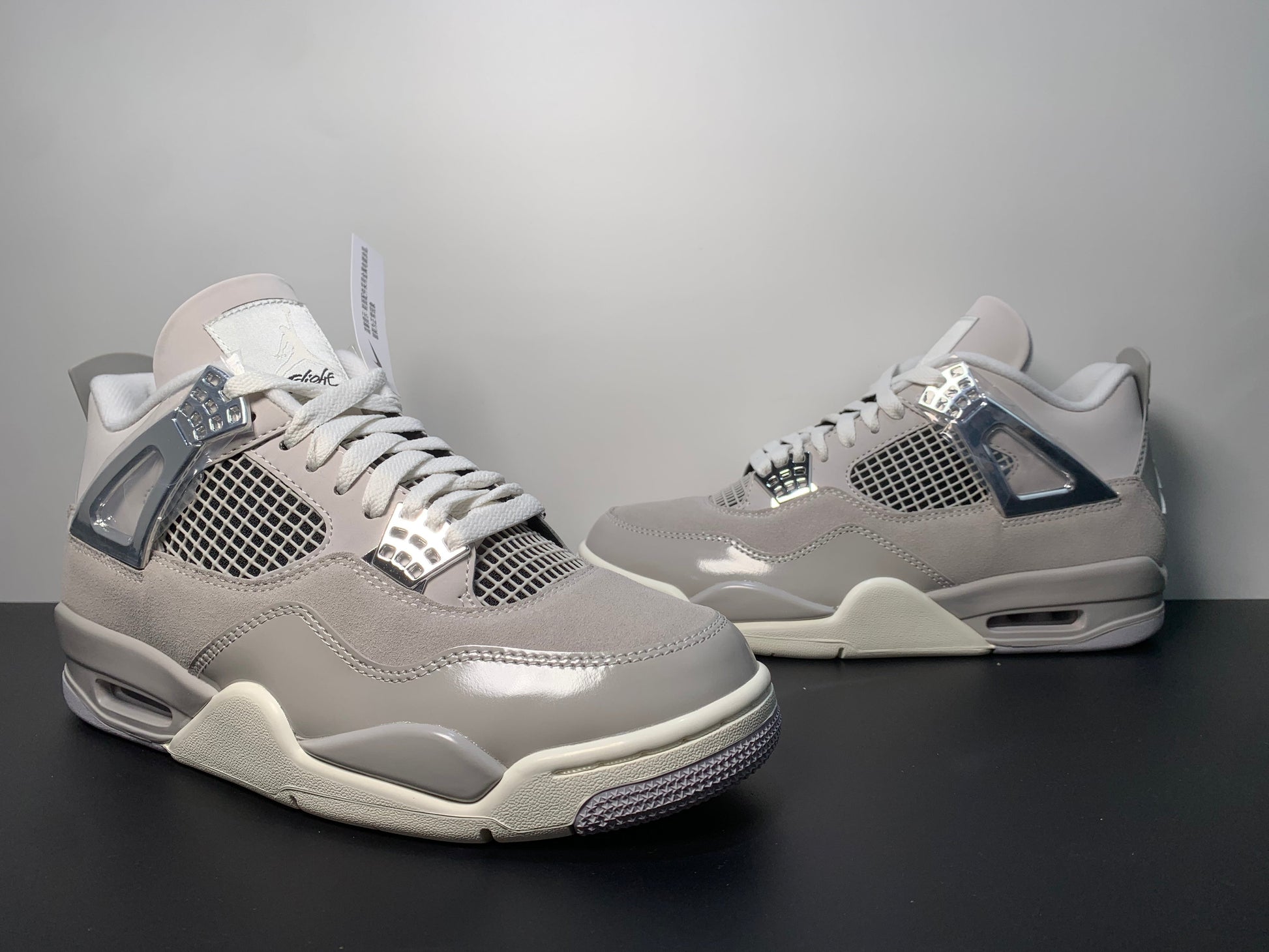 Air Jordan 4 Frozen Moments AQ9129-001