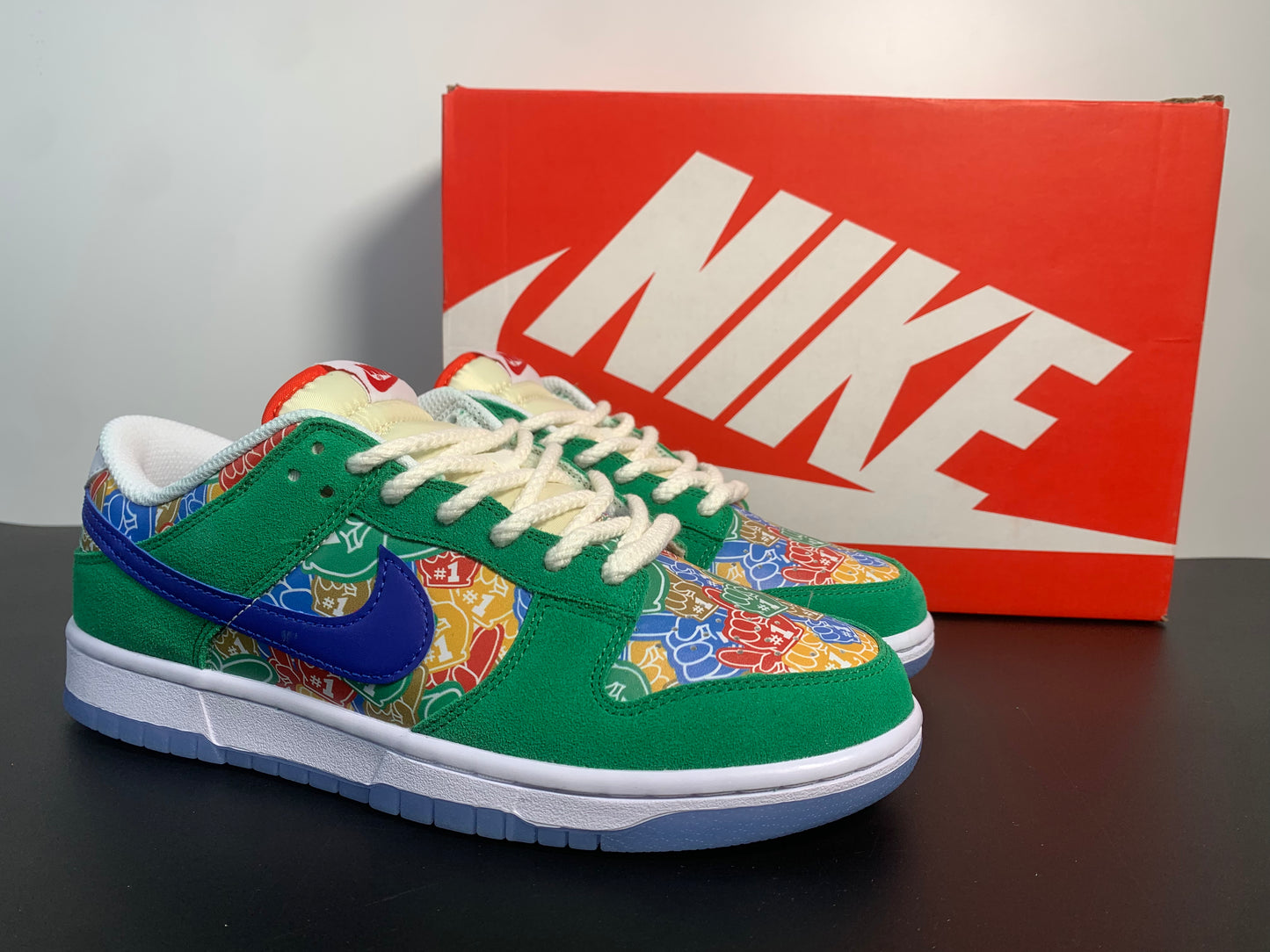 Nike Dunk Low “Foam Finger”DZ5184-300