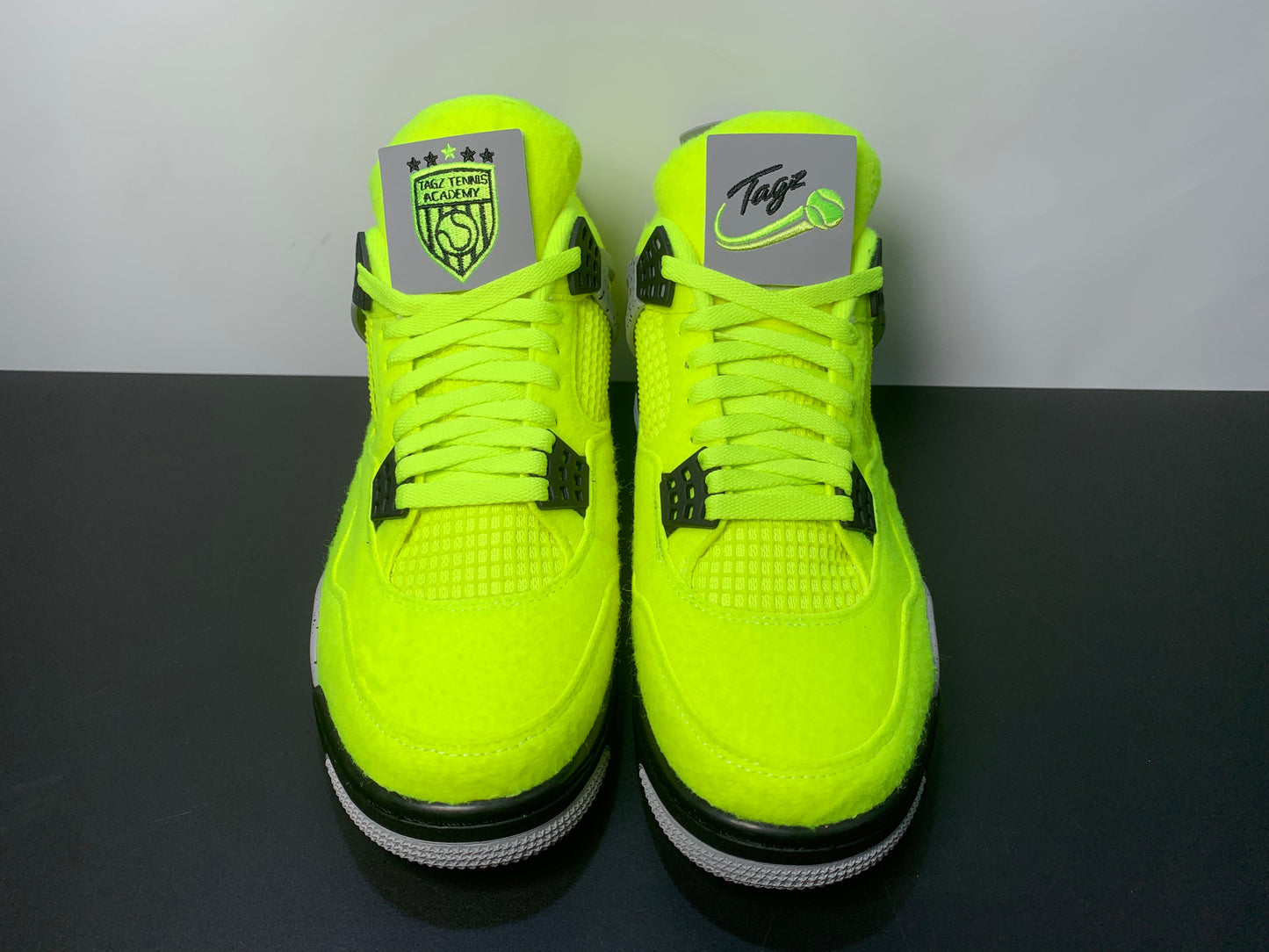 Air Jordan 4 Retro “Let’s Play Tennis” DV6773 700