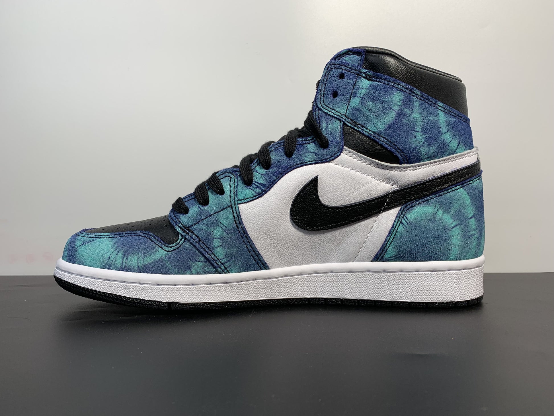 Air Jordan 1 High OG “Tie-Dye” CD0461-100