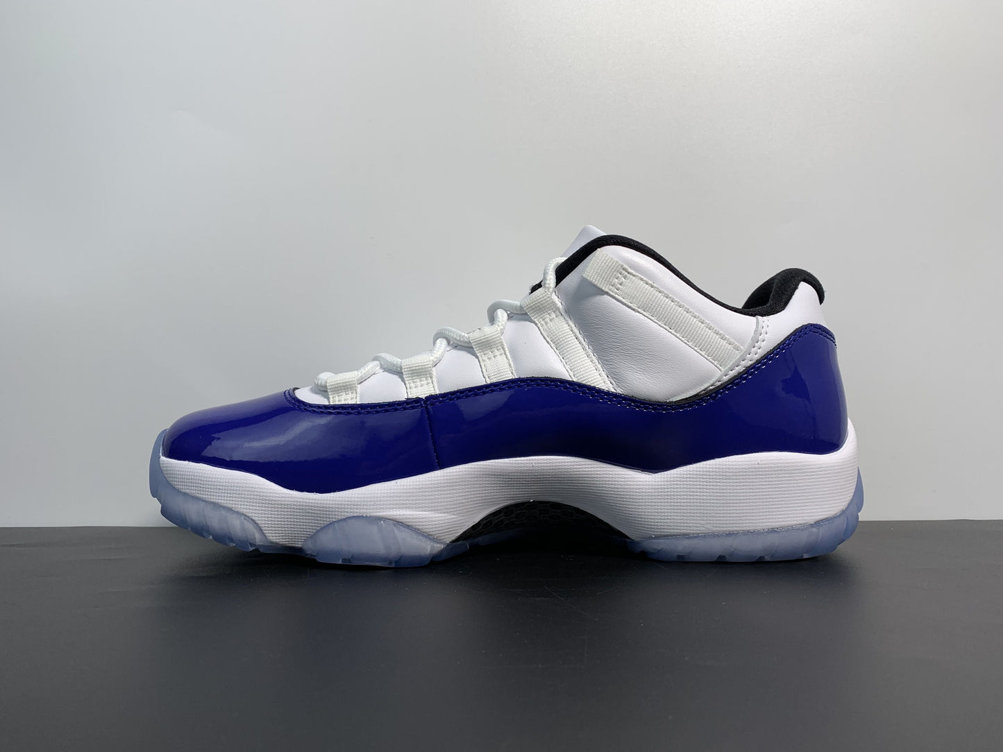 Air Jordan 11 Concord AH7860-100