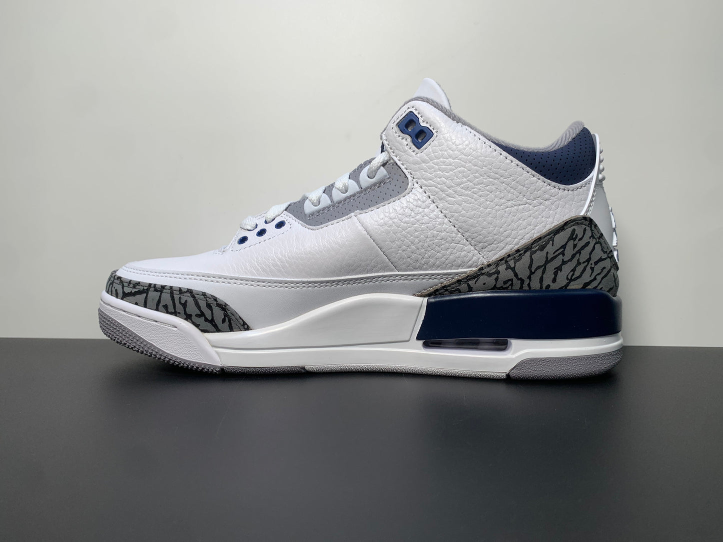 Air Jordan 3 Midnight Navy CT8532-140