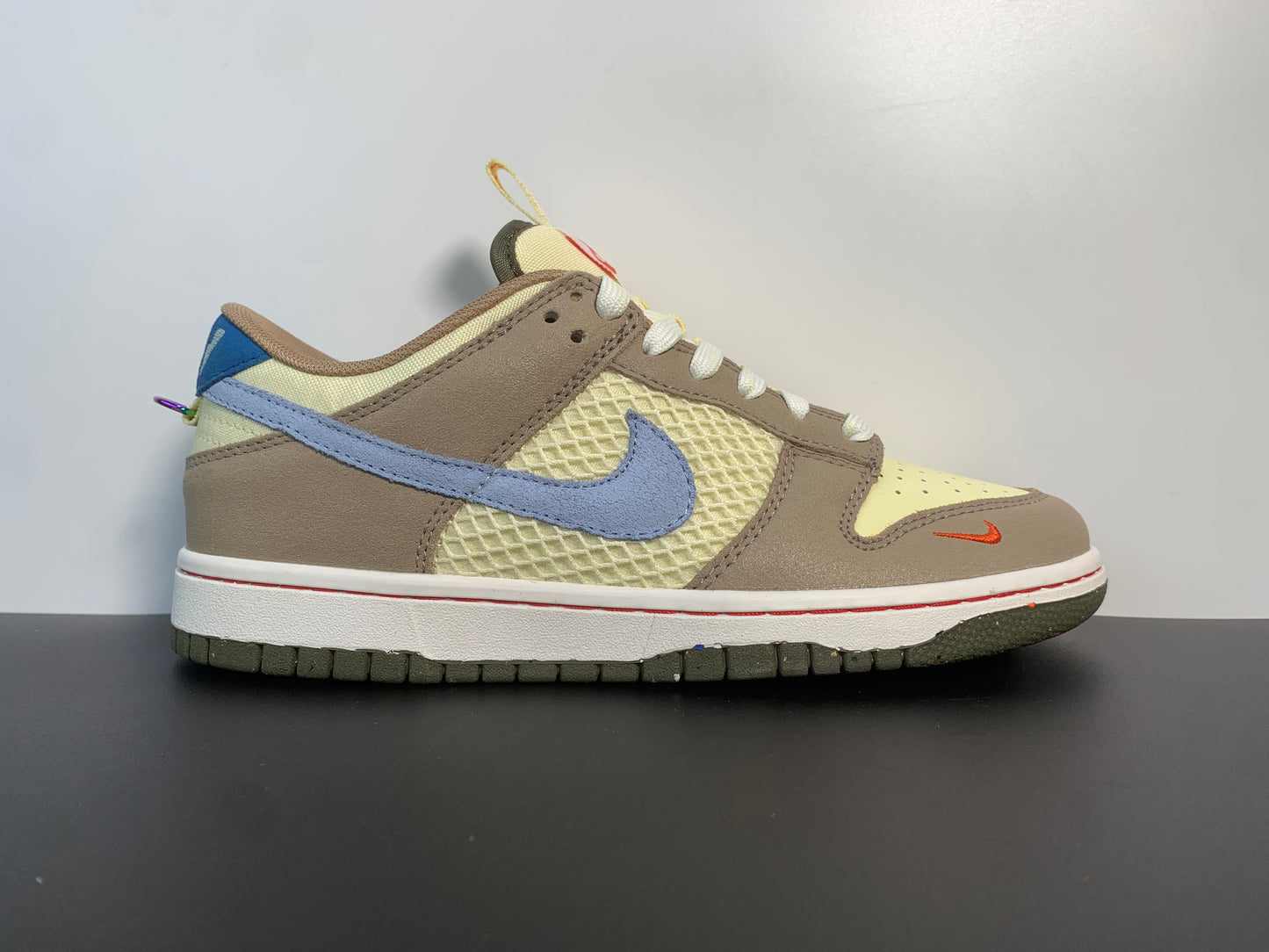 Nike Dunk Low 'Cartoon'  DX6038-741