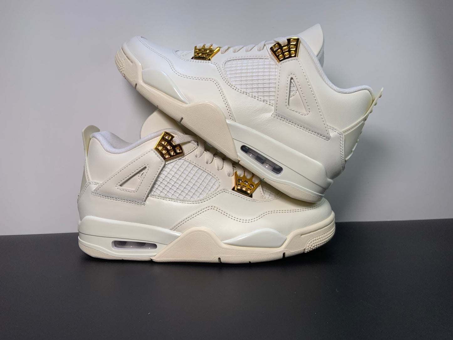 Air Jordan 4 Retro Metallic Gold AQ9129-170  Air Jordan 4 WMNS “Sail”