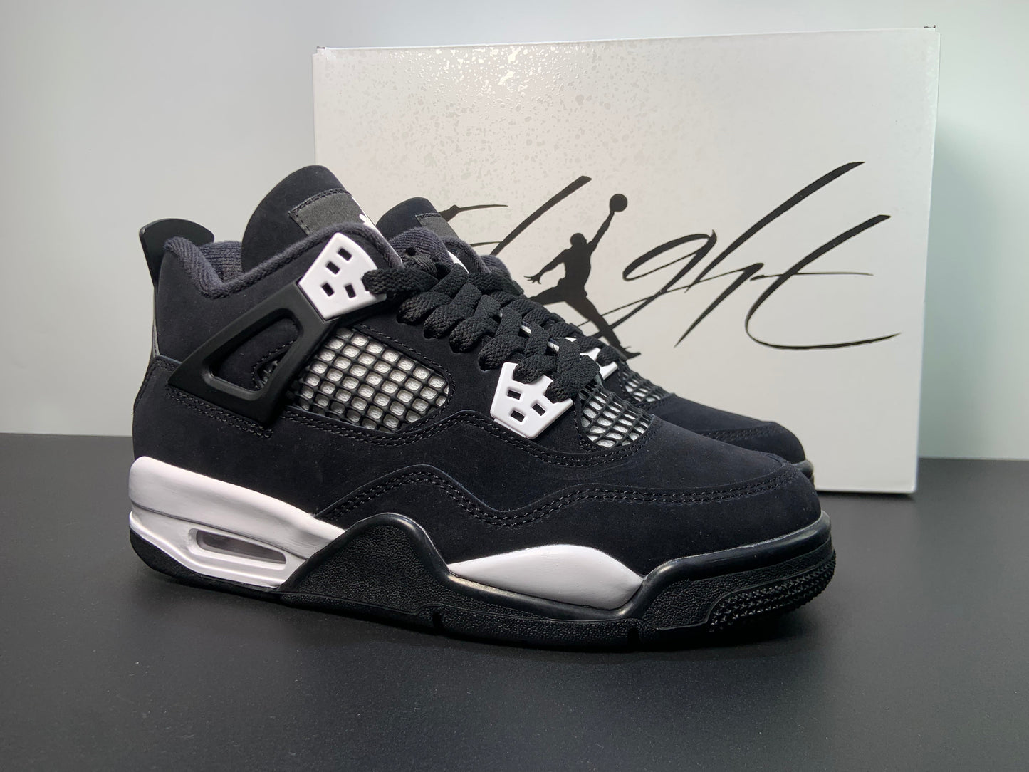 Air Jordan 4 “White Thunder” FQ8138-001