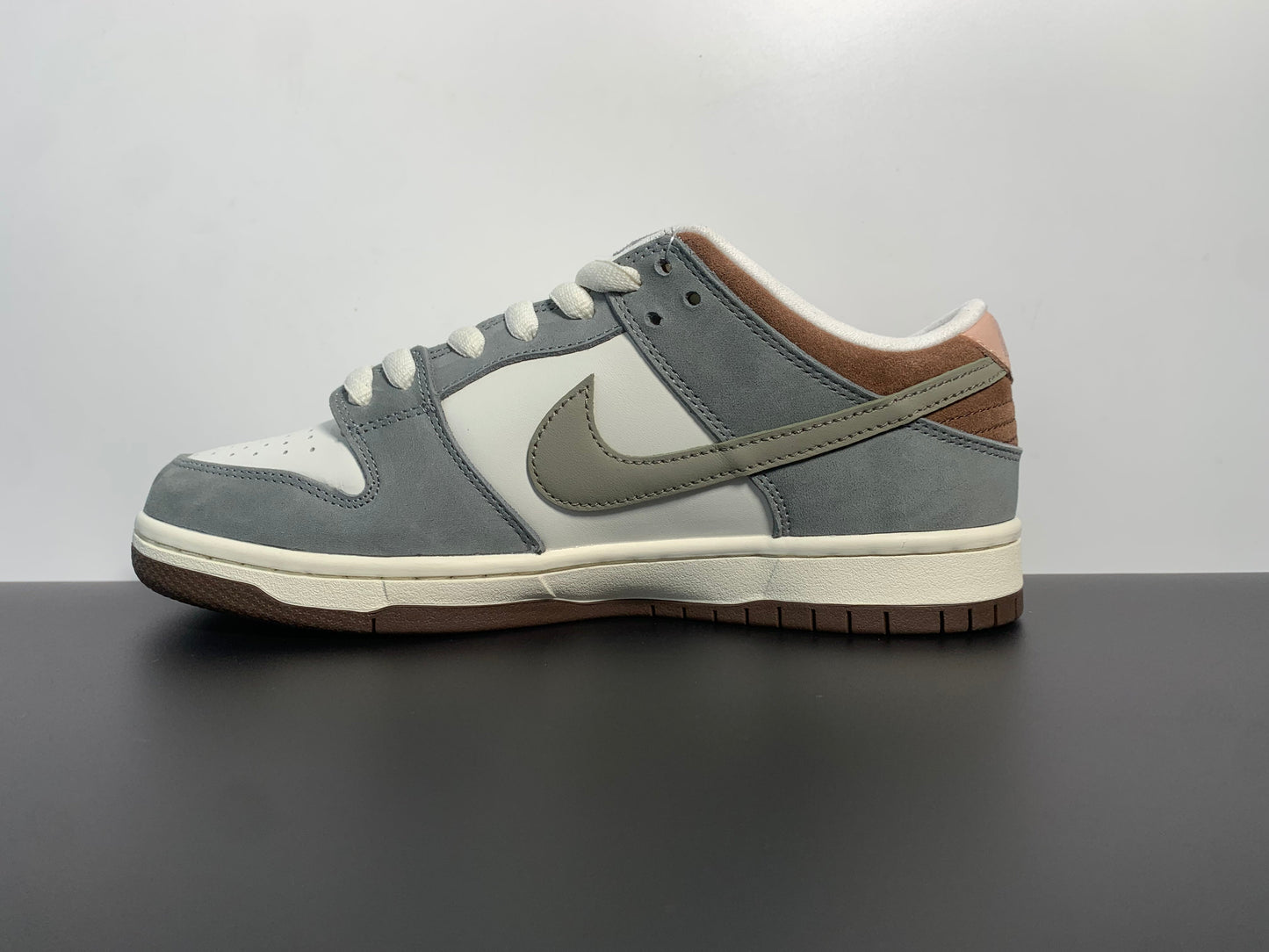 Yuto Horigome × Nike Dunk SB Low Grey White  FQ11480-001