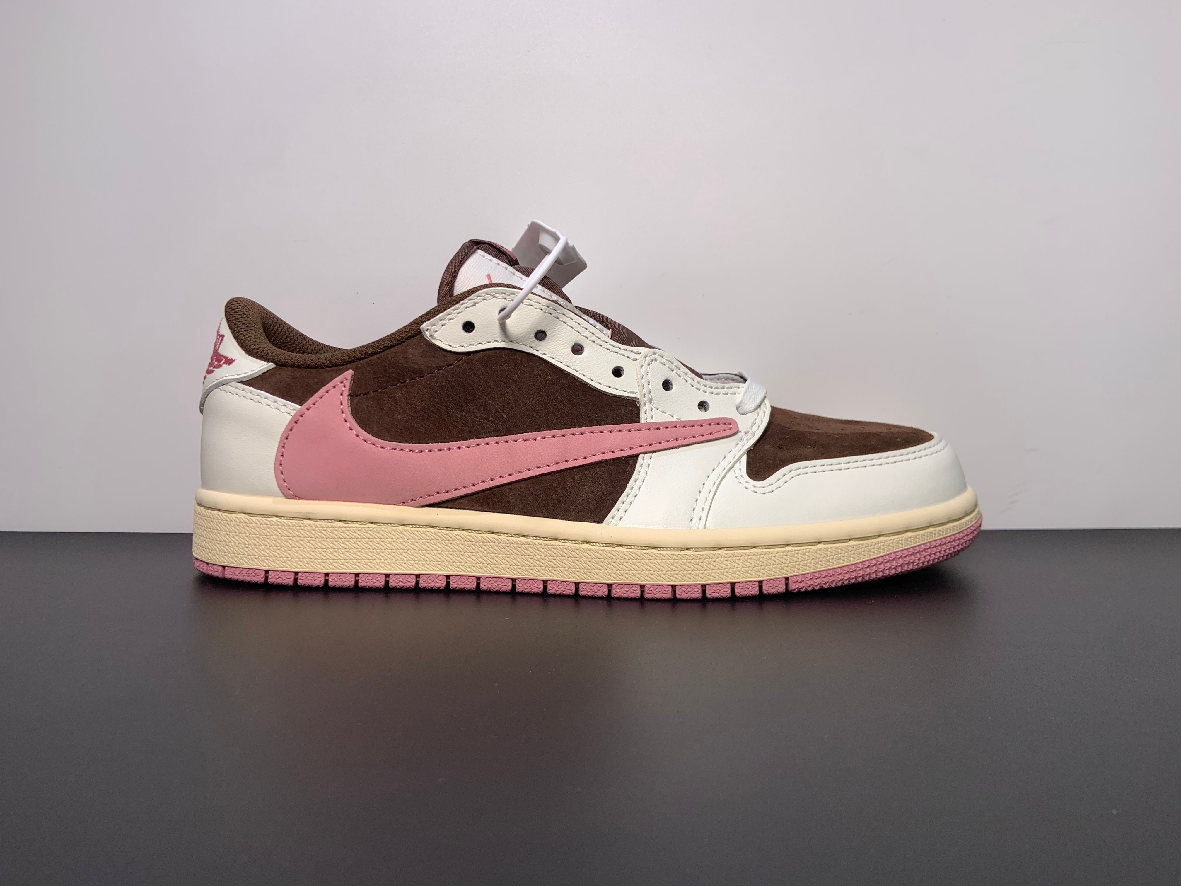 Travis Scott x Air Jordan 1 Low OG “Dark Pony/Pink Oxford” DZ4137
