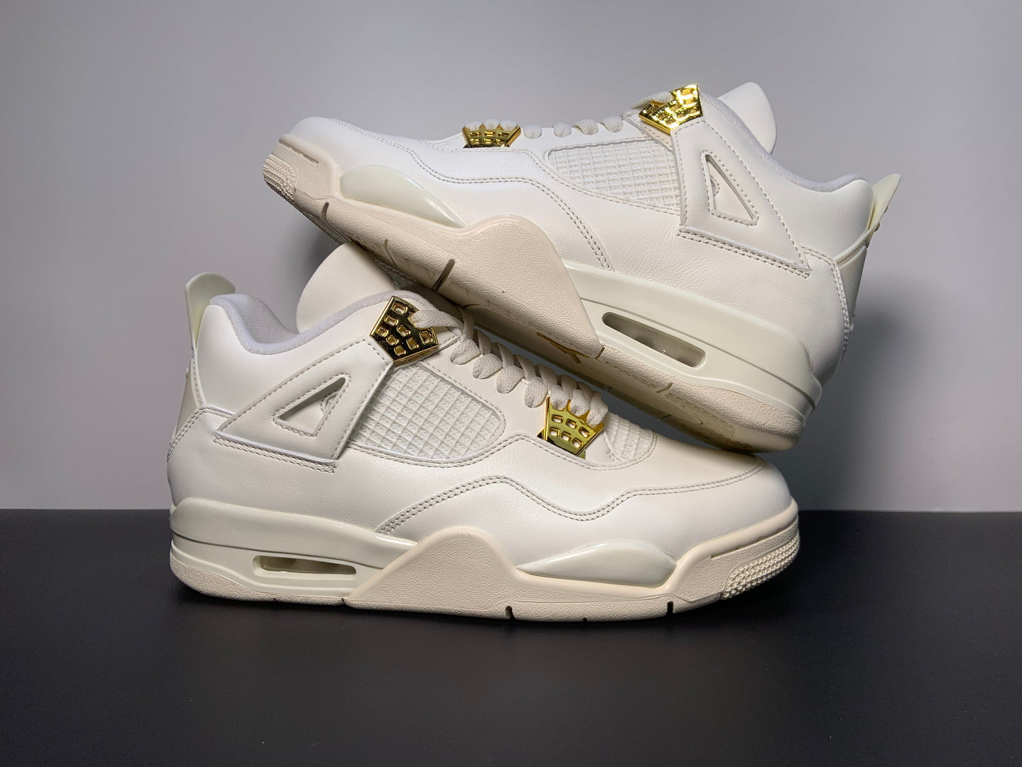 Air Jordan 4 Retro Metallic Gold AQ9129-170  Air Jordan 4 WMNS “Sail”