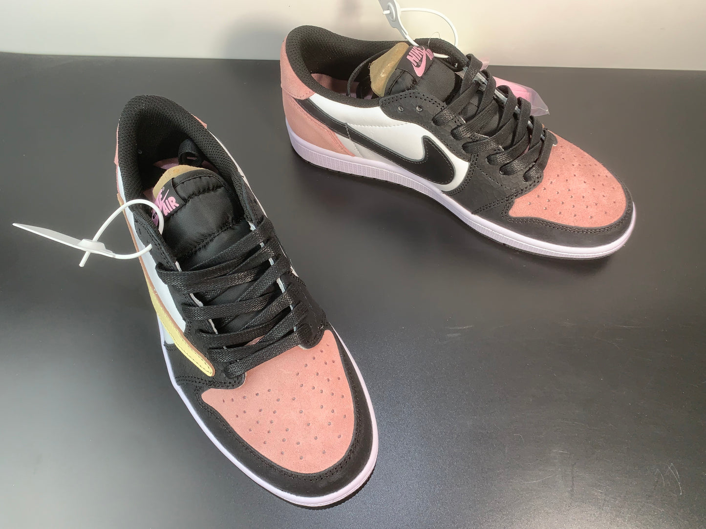 Travis Scott x Air Jordan 1 Low Pink  White  Black