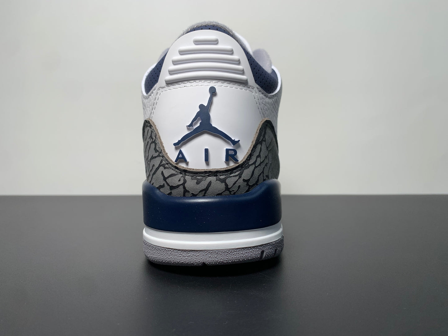 Air Jordan 3 Midnight Navy CT8532-140