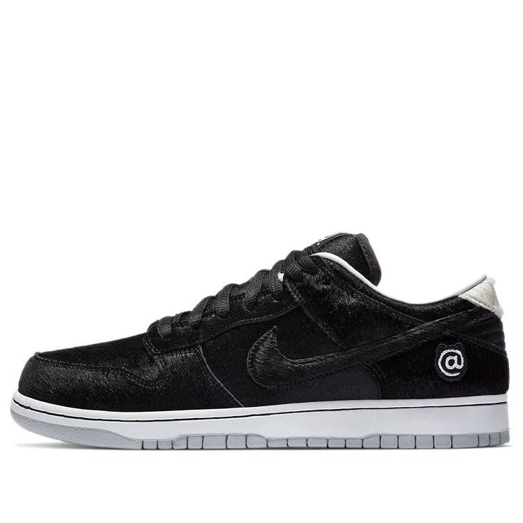 Nike SB Skateboard Dunk Low x Medicom Toy BE@RBRICK CZ5127-001 sneakmarks